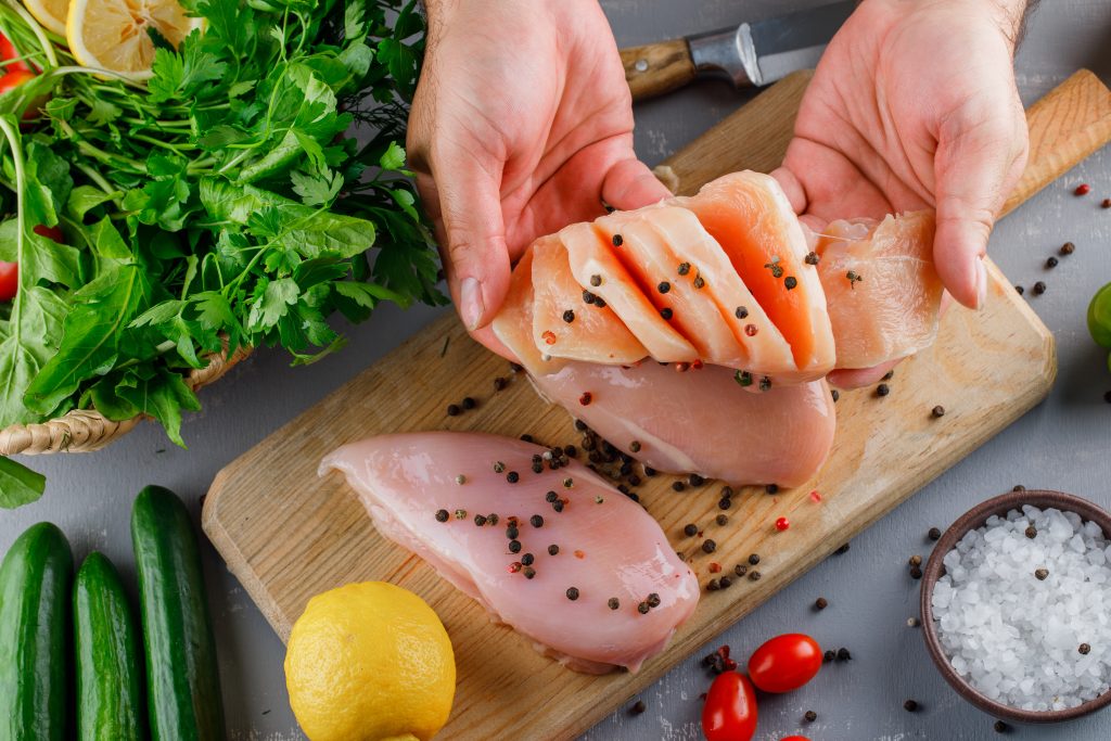 Tips Memasak Agar Daging Ayam Tetap Empuk dan Lezat